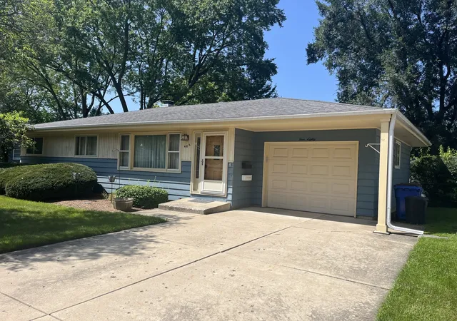 Photo 2 of Single family home for sale at 480 Martin Dr, South Elgin, IL 60177 | MLS# 12746964 | Listing updated on 2026-09-23