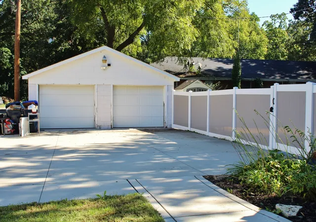 Photo 2 of Single family home for sale at 209 N Mcintyre St, Wilmington, IL 60481 | MLS# 12746975 | Listing updated on 2026-10-07