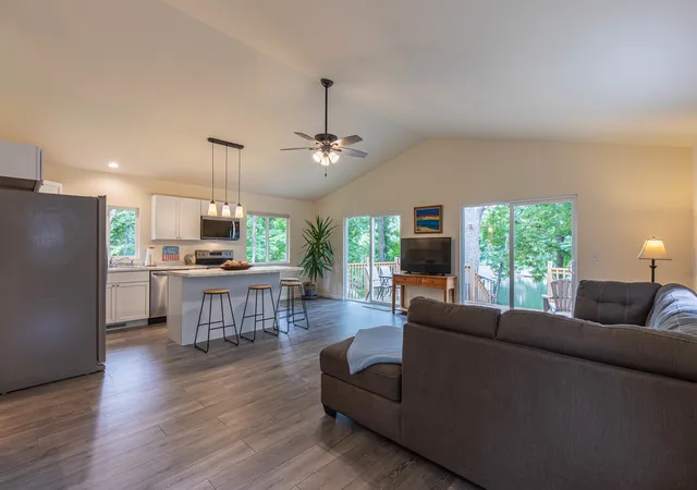 Photo 3 of Single family home for sale at 32 Magnolia Dr, Putnam, IL 61560 | MLS# 12746985 | Listing updated on 2026-09-06