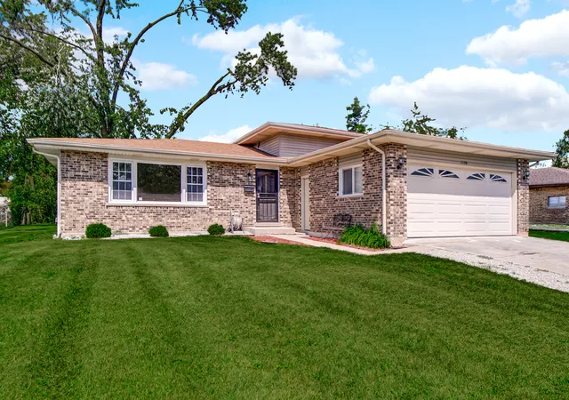 Photo 3 of Single family home for sale at 1108 Amherst Ln, University Park, IL 60484 | MLS# 12746986 | Listing updated on 2026-09-06