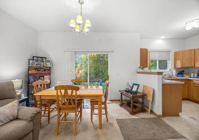 Listing Photo 5 - Condo for sale in building located at 1256 Liberty Park Ct, Crest Hill, IL 60435 - Unit #1256