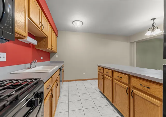 Photo 4 of Townhouse for sale at 7900 160th Street, Tinley Park, IL 60477 | MLS# 12747004 | Listing updated on 2026-10-07