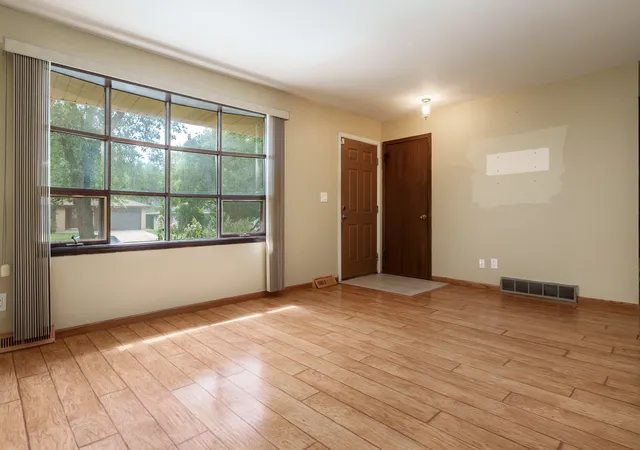 Photo 3 of Sale Pending at 3916 Toft St, Rockford, IL 61114 | MLS# 12747011 | Listing updated on 2026-09-12