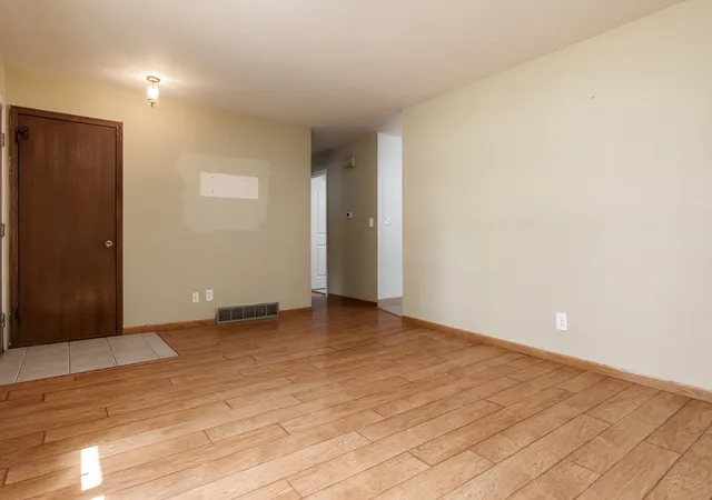 Photo 4 of Sale Pending at 3916 Toft St, Rockford, IL 61114 | MLS# 12747011 | Listing updated on 2026-09-12