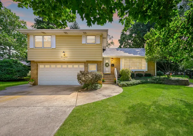 Photo 2 of Single family home for sale at 218 W Elm St, Wheaton, IL 60189 | MLS# 12747013 | Listing updated on 2026-10-07