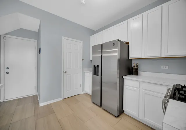 Photo 4 of Townhouse for sale at 2634 Williamsburg Dr, Algonquin, IL 60102 | MLS# 12747014 | Listing updated on 2026-09-14