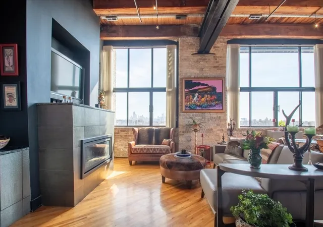 Photo 2 of Condo for sale at 2614 N Clybourn Ave #301, Chicago, IL 60614 | MLS# 12747017 | Listing updated on 2026-09-13