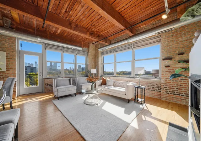 Photo 2 of Condo for sale at 1500 W Monroe St #525, Chicago, IL 60607 | MLS# 12747038 | Listing updated on 2026-10-08