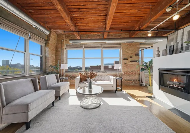 Photo 3 of Condo for sale at 1500 W Monroe St #525, Chicago, IL 60607 | MLS# 12747038 | Listing updated on 2026-10-08