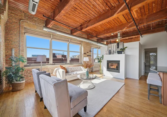 Photo 4 of Condo for sale at 1500 W Monroe St #525, Chicago, IL 60607 | MLS# 12747038 | Listing updated on 2026-10-08