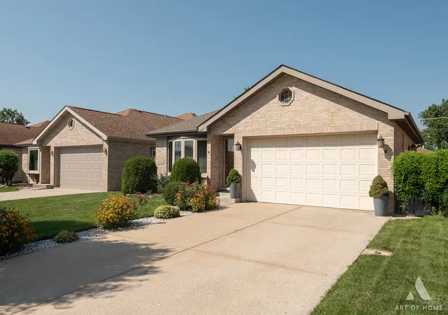 Photo 2 of Single family home for sale at 7712 Parkside Ave, Burbank, IL 60459 | MLS# 12747046 | Listing updated on 2026-10-02