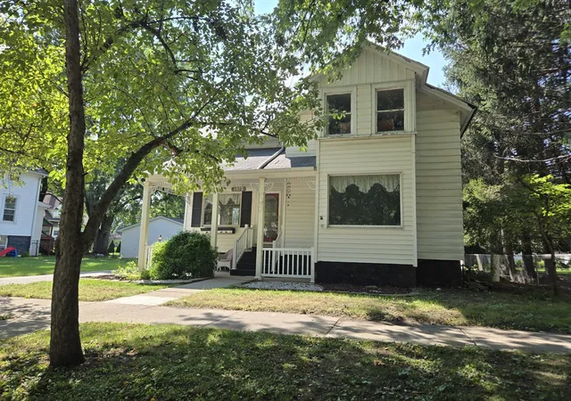 Photo 1 of Single family home for sale at 317 N Maple St, Momence, IL 60954 | MLS# 12747058 | Listing updated on 2026-09-06