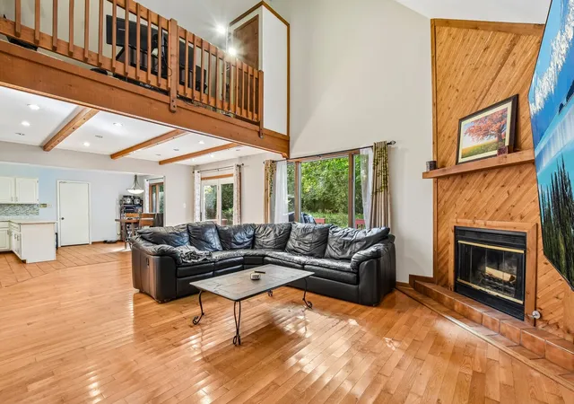 Photo 3 of Single family home for sale at 3007 Garden Ln, Crystal Lake, IL 60012 | MLS# 12747063 | Listing updated on 2026-10-25