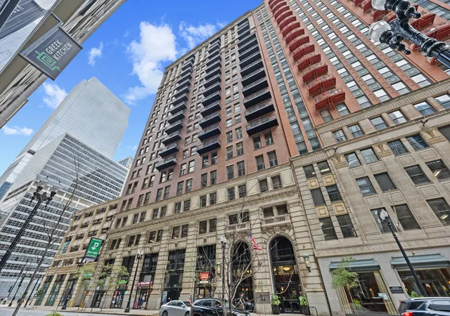 Condo for sale at 212 W Washington St #1705, Chicago, IL 60606 | MLS# 12747075