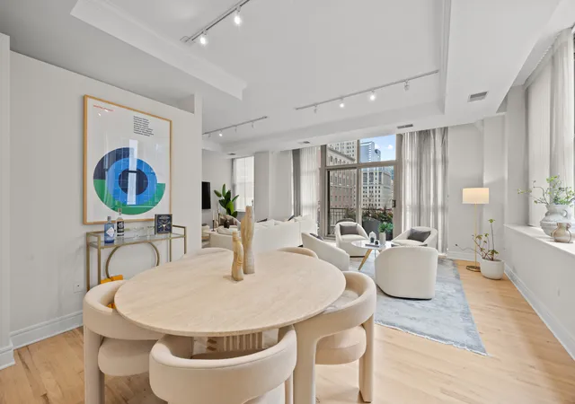 Photo 3 of Condo for sale at 212 W Washington St #1705, Chicago, IL 60606 | MLS# 12747075 | Listing updated on 2026-09-20