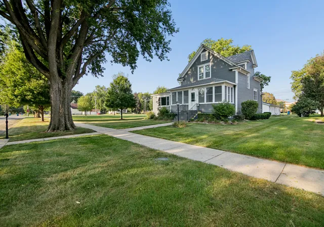 Photo 2 of Single family home for sale at 69 Hill St, Momence, IL 60954 | MLS# 12747078 | Listing updated on 2026-09-05