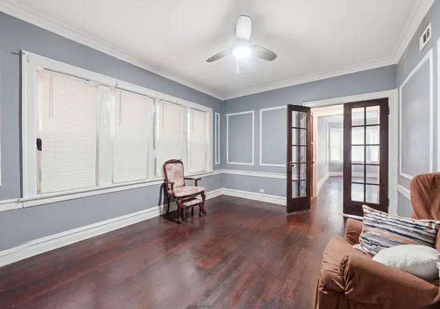 Listing Photo 3 - Condo for sale in building located at 8038 S Maryland Ave, Chicago, IL 60619