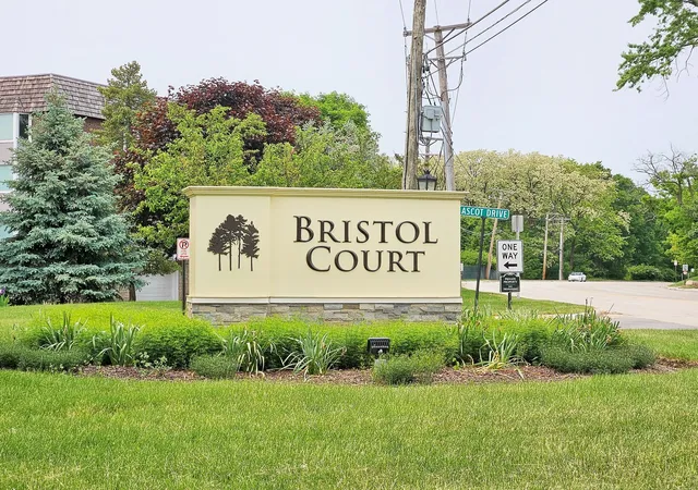 Photo 2 of Condo for sale at 200 Thames Pkwy #1K, Park Ridge, IL 60068 | MLS# 12747092 | Listing updated on 2026-09-06
