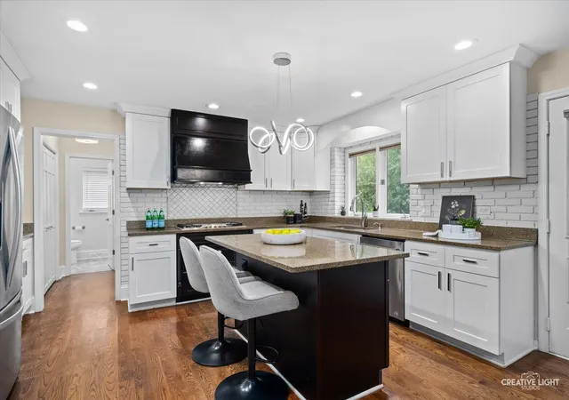 Photo 4 of Single family home for sale at 615 E Bailey Rd, Naperville, IL 60565 | MLS# 12747099 | Listing updated on 2026-10-09