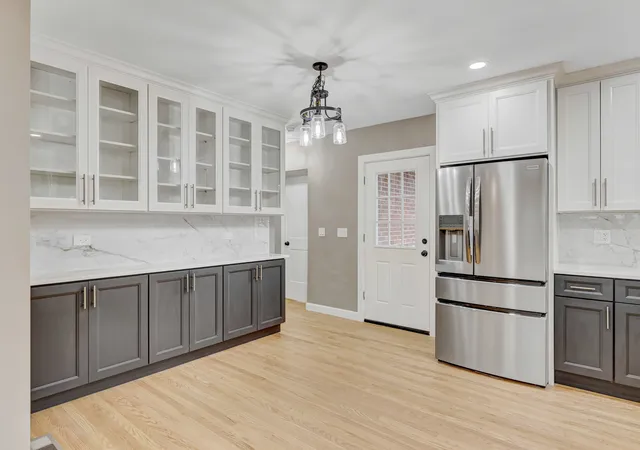 Photo 4 of Single family home for sale at 2333 Hawthorne Ave, Westchester, IL 60154 | MLS# 12747108 | Listing updated on 2026-10-28