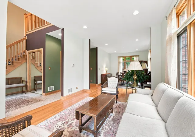 Photo 4 of Single Family Residence at 521 S Lincoln Ave, Park Ridge, IL 60068 | MLS# 12747133 |  | Sold on 2026-10-14