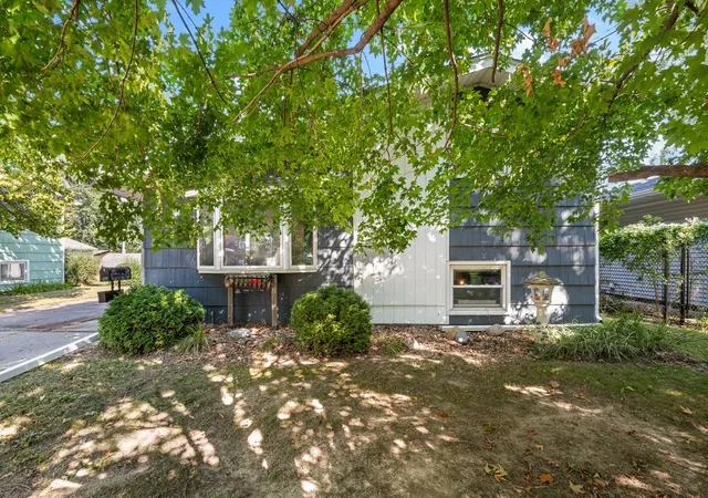 Photo 2 of Single family home for sale at 2343 46th Street Ct, Rock Island, IL 61201 | MLS# 12747134 | Listing updated on 2026-09-04