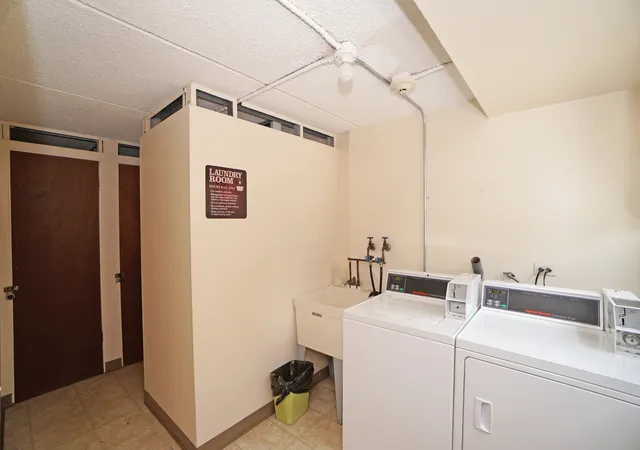 Listing Photo 2 - Condo for sale in building located at 1003 S Euclid Ave, Elmhurst, IL 60126 - Unit #1