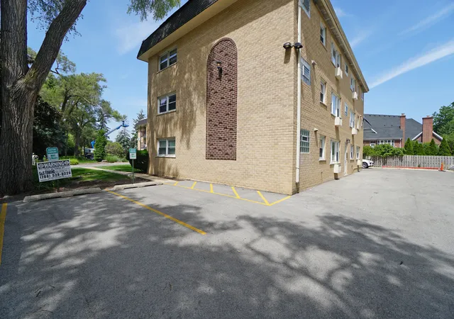 Photo 24 of Condo for sale at 1003 S Euclid Ave #1, Elmhurst, IL 60126 | MLS# 12747135 | Listing updated on 2026-09-06