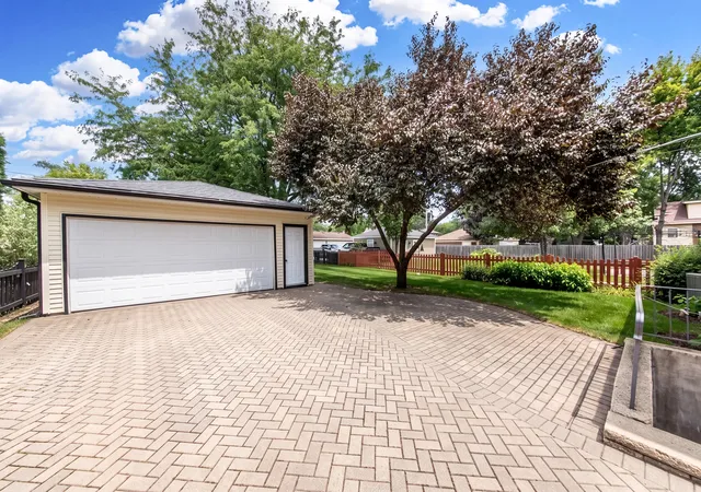 Photo 3 of Sale Pending at 724 S Chester Ave, Park Ridge, IL 60068 | MLS# 12747154 | Listing updated on 2026-10-07