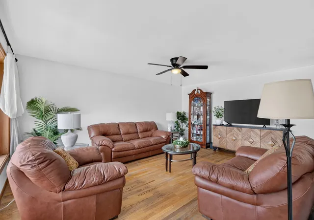 Photo 3 of Single family home for sale at 7001 W 81st Street, Burbank, IL 60459 | MLS# 12747162 | Listing updated on 2026-09-22