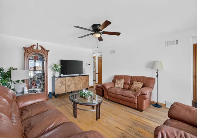 Photo 3 of Single family home for sale at 7001 W 81st Street, Burbank, IL 60459 | MLS# 12747162 | Listing updated on 2026-09-22