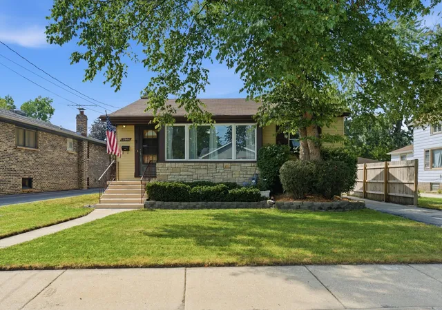 Photo 1 of Single family home for sale at 17946 Hickory St, Lansing, IL 60438 | MLS# 12747171 | Listing updated on 2026-09-29