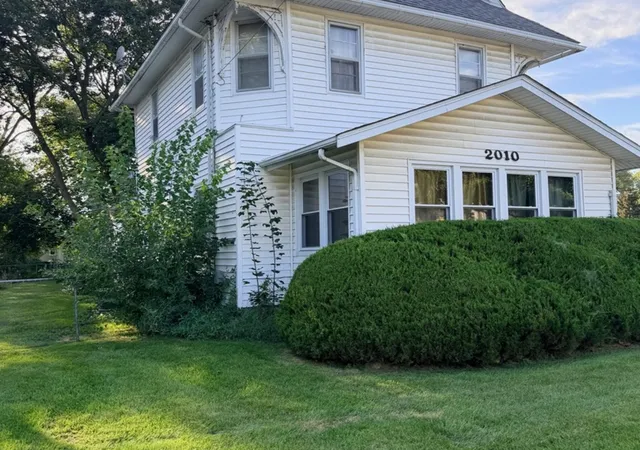 Photo 2 of Single family home for sale at 2010 Latham St, Rockford, IL 61103 | MLS# 12747187 | Listing updated on 2026-10-03