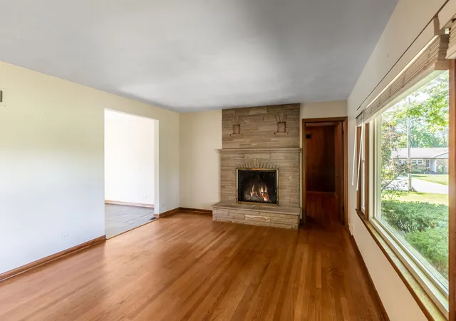 Photo 3 of Single family home for sale at 27 Pleasant Ave, Highwood, IL 60040 | MLS# 12747205 | Listing updated on 2026-10-04