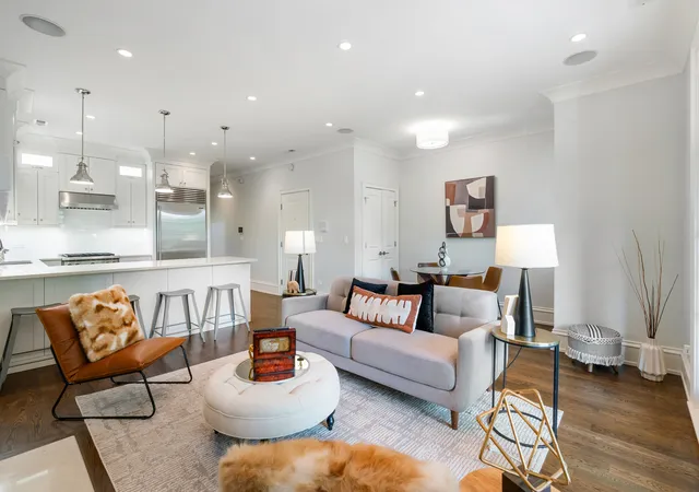 Photo 3 of Sale Pending at 722 W Aldine Ave #3W, Chicago, IL 60657 | MLS# 12747210 | Listing updated on 2026-10-03