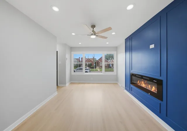 Photo 3 of Sale Pending at 10130 S Morgan St, Chicago, IL 60643 | MLS# 12747214 | Listing updated on 2026-09-21