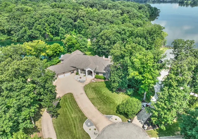 Photo 2 of Mansion for sale at 4180 S Lake Ct, Decatur, IL 62521 | MLS# 12747233 | Listing updated on 2026-09-08