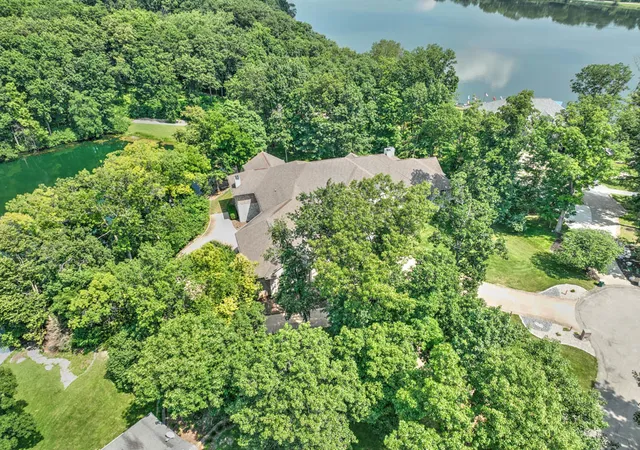 Photo 2 of Single family home for sale at 4180 S Lake Ct, Decatur, IL 62521 | MLS# 12747233 | Listing updated on 2026-09-08