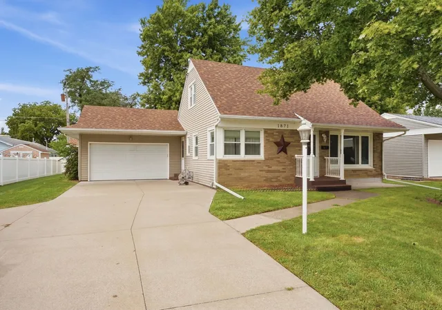 Photo 1 of Sale Pending at 1871 41st Street, Moline, IL 61265 | MLS# 12747249 | Listing updated on 2026-09-20