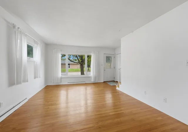 Photo 3 of Sale Pending at 1871 41st Street, Moline, IL 61265 | MLS# 12747249 | Listing updated on 2026-09-20