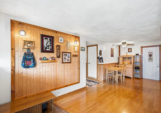 Photo 3 of Single family home for sale at 3900 Custer Ave, Brookfield, IL 60513 | MLS# 12747251 | Listing updated on 2026-10-01