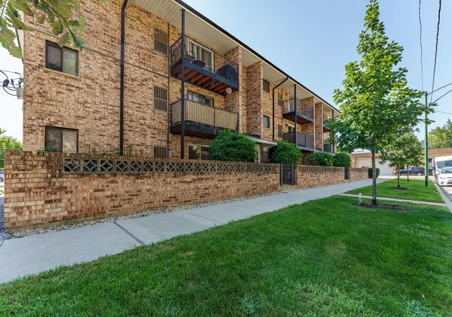 Photo 2 of Condo for sale at 6005 N Neola Ave #1B, Chicago, IL 60631 | MLS# 12747276 | Listing updated on 2026-09-12