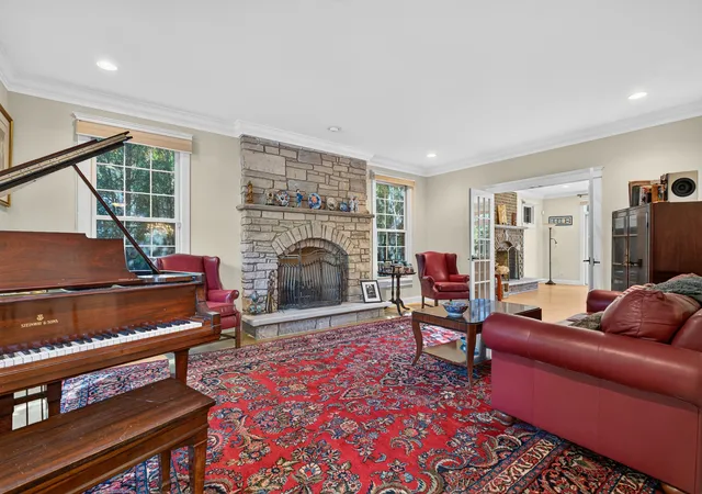 Photo 2 of Mansion for sale at 1520 Oakwood Ave, Highland Park, IL 60035 | MLS# 12747315 | Listing updated on 2026-10-07