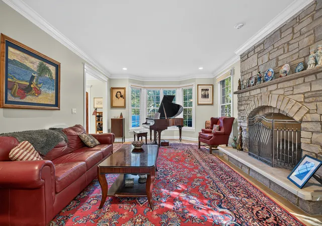 Photo 3 of Mansion for sale at 1520 Oakwood Ave, Highland Park, IL 60035 | MLS# 12747315 | Listing updated on 2026-10-07