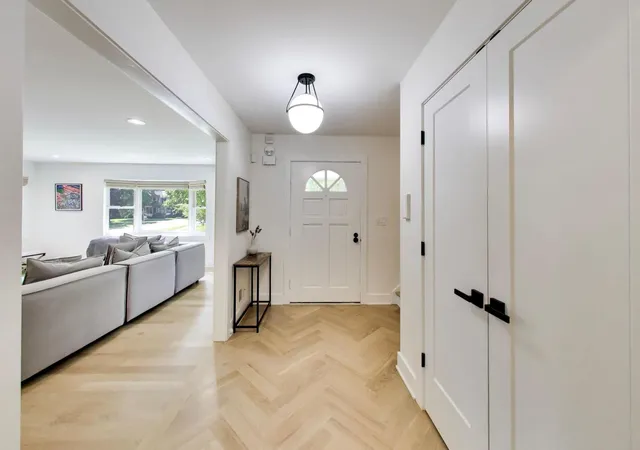 Photo 3 of Single family home for sale at 101 N Clay St, Hinsdale, IL 60521 | MLS# 12747318 | Listing updated on 2026-09-22