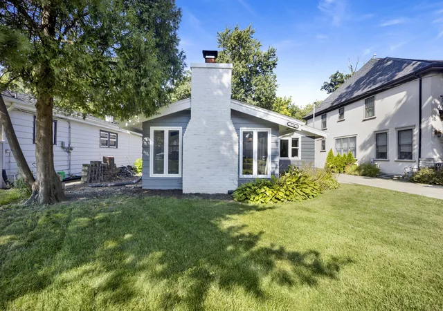 Photo 1 of Single family home for sale at 376 N West Ave, Elmhurst, IL 60126 | MLS# 12747327 | Listing updated on 2026-09-06