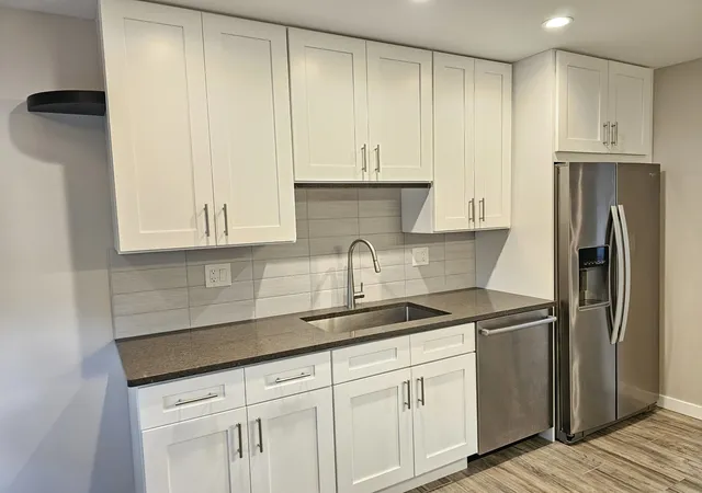 Listing Photo 5 - Condo for sale in building located at 183 Grv Ave, Des Plaines, IL 60016 - Unit #C
