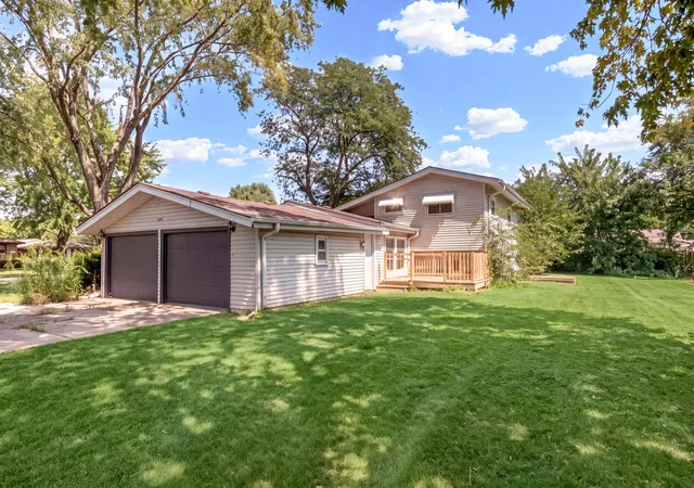 Photo 2 of Single family home for sale at 15949 S Howard St, Plainfield, IL 60586 | MLS# 12747333 | Listing updated on 2026-09-14