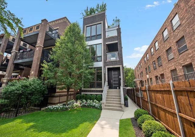 Photo 1 of Condo for sale at 729 W Diversey Pkwy #2, Chicago, IL 60614 | MLS# 12747336 | Listing updated on 2026-09-12