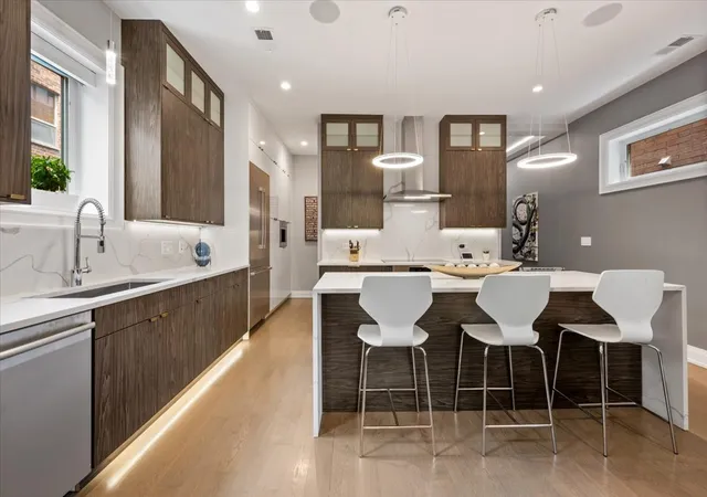 Photo 3 of Condo for sale at 729 W Diversey Pkwy #2, Chicago, IL 60614 | MLS# 12747336 | Listing updated on 2026-09-12